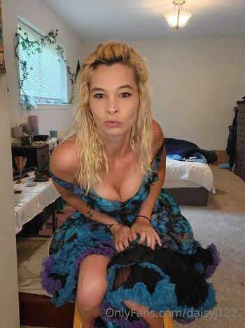 Full leaked Daisyj private photo