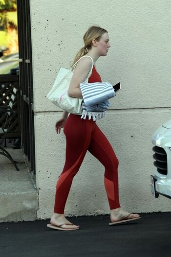 Full leaked Dakota fanning private photo