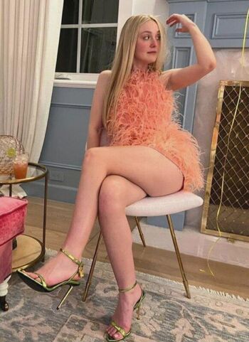 Full leaked Dakota fanning private photo
