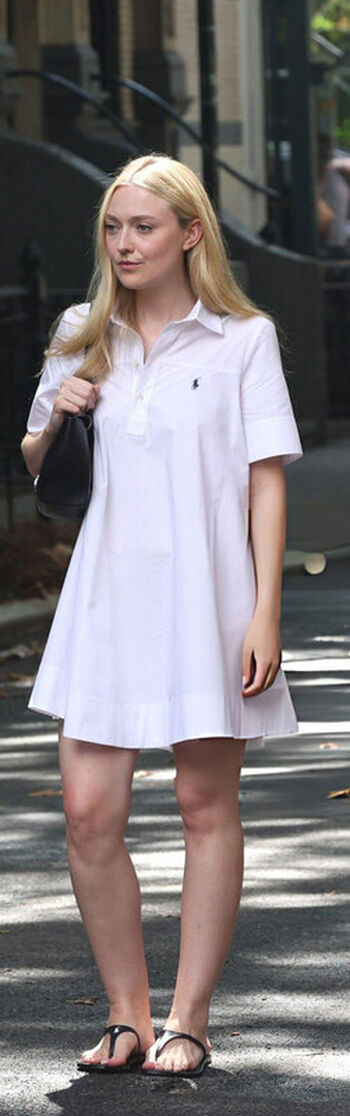 Full leaked Dakota fanning private photo
