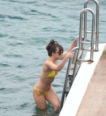 Full leaked Dakota johnson private photo