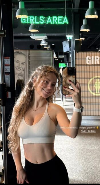 Full leaked Dalmalaluna private onlyfans photo