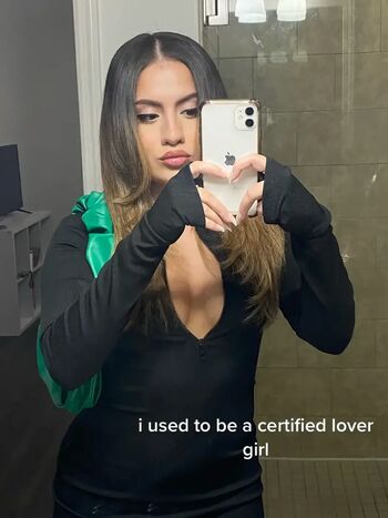 Full leaked Danibuenoo private photo