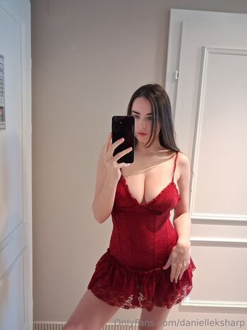 Full leaked Daniimee page private photo