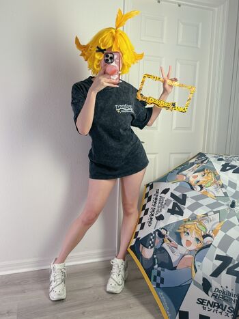 Full leaked Danisaurz page private onlyfans photo