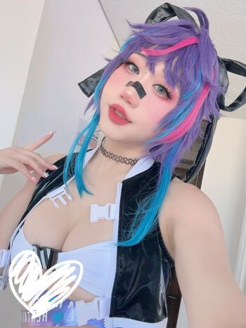 Full leaked Danisaurz private onlyfans photo