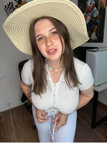Daria Khudozhnitsa