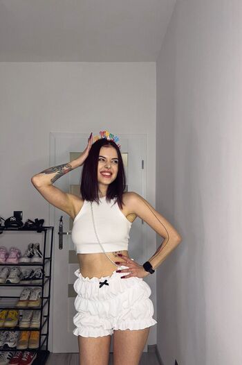 Full leaked Darina cat private onlyfans photo