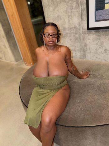 Full leaked Darkskinchk private photo