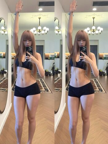 Daturakisses- Sacha Wang