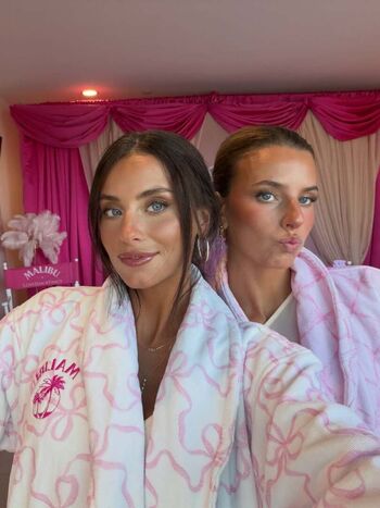 Full leaked Davis sisters private photo