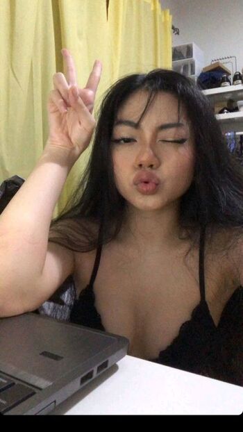 Full leaked Dayanafiqh private onlyfans photo