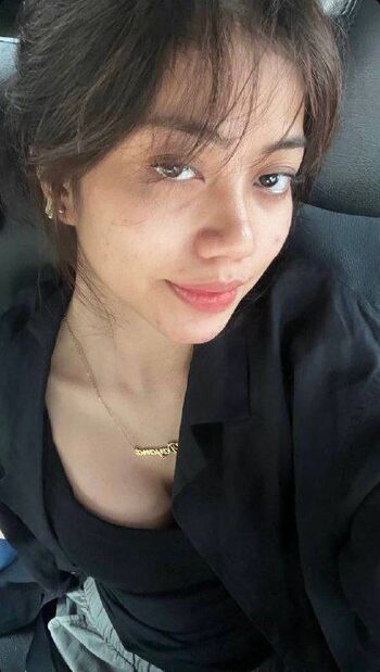 Full leaked Dayanafiqh private onlyfans photo