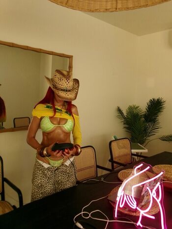 Full leaked De la rose private photo
