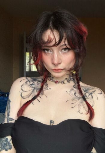 Full leaked Deadmiette private photo