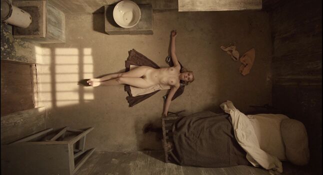 Full leaked Deborah francois private photo