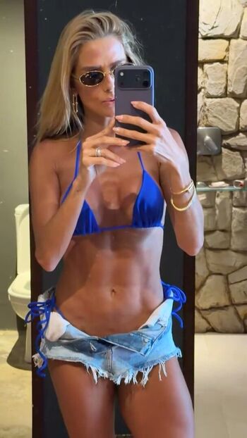 Full leaked Deborah secco private photo