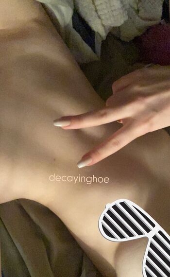 Full leaked Decayinghoe private onlyfans photo