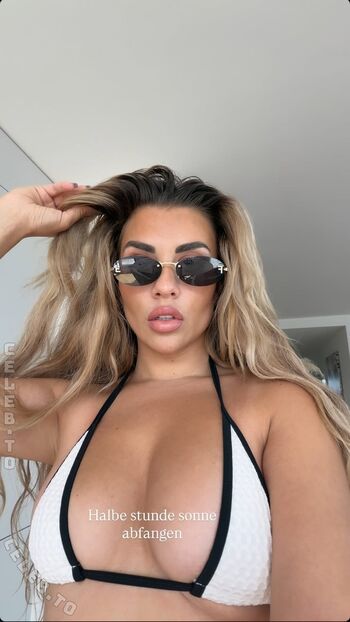 Full leaked Deeanaofficial private photo