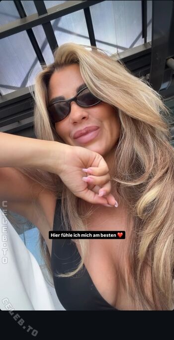 Full leaked Deeanaofficial private photo