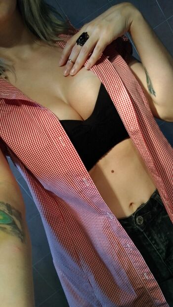 Full leaked Deedeekitsune private onlyfans photo