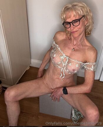 Full leaked Deelite private photo