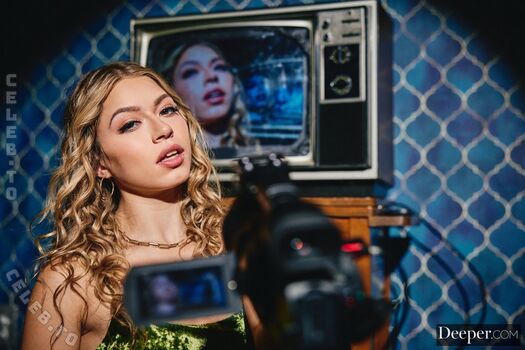 Full leaked Deeper page private onlyfans photo