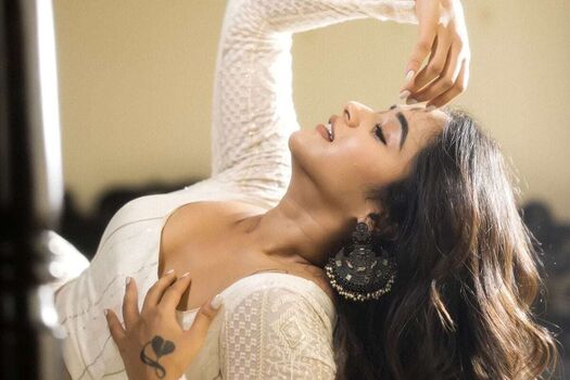 Full leaked Deepthi sunaina private photo