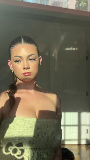 Full leaked Deeznailss private photo