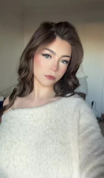 Full leaked Deeznailss private photo