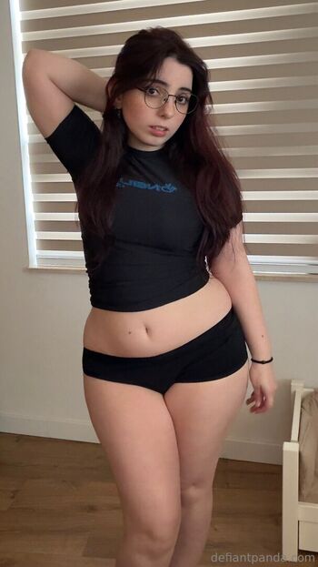 Full leaked Defiantpanda private onlyfans photo