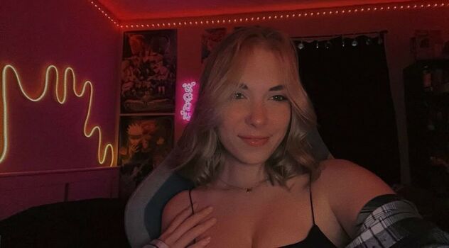 Full leaked Defnotdes private onlyfans photo