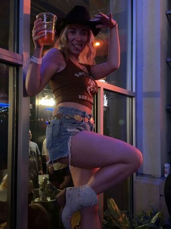 Full leaked Defnotdes private onlyfans photo