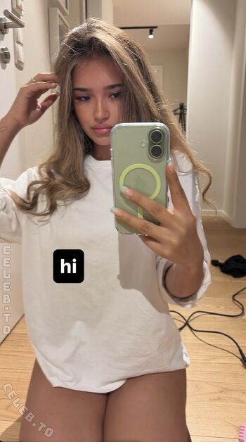 Full leaked Deineeleyla  page private photo