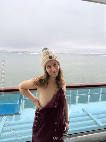 Full leaked Deineesarah private onlyfans photo