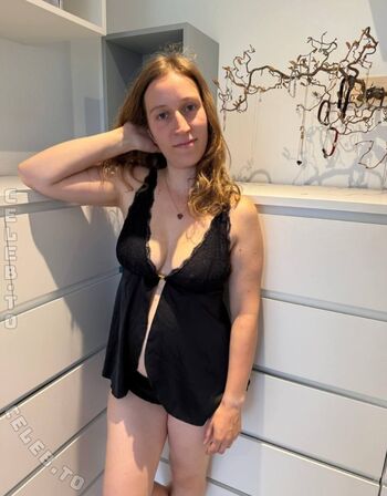 Full leaked Deineesarah private photo