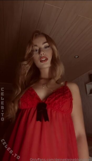 Full leaked Deinekleineblondine private photo