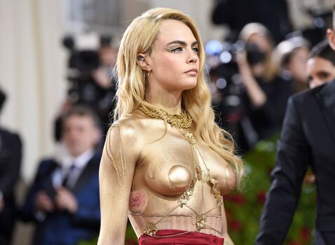 Full leaked Delevingne private photo