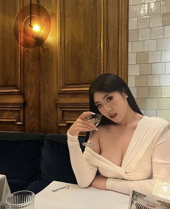 Full leaked Delia lyu private onlyfans photo