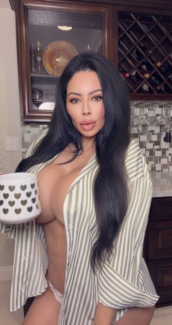 Full leaked Deliaxxoo private onlyfans photo