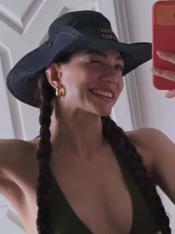 Full leaked Demet ozdemir private photo