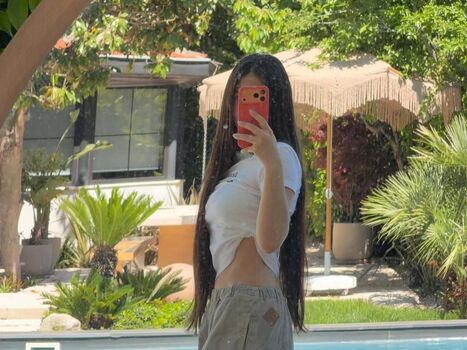 Full leaked Demet ozdemir private photo