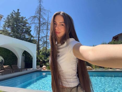Full leaked Demet ozdemir private photo
