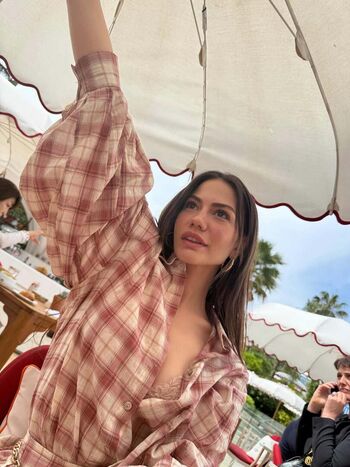 Full leaked Demet ozdemir private photo