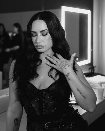 Full leaked Demi lovato private photo