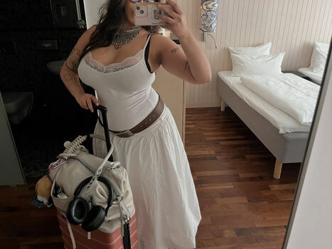 Full leaked Desiresdiary private photo