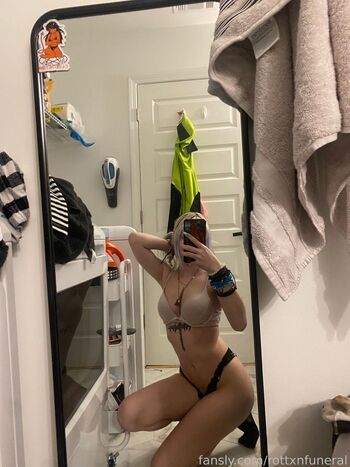 Full leaked Destizzle private photo