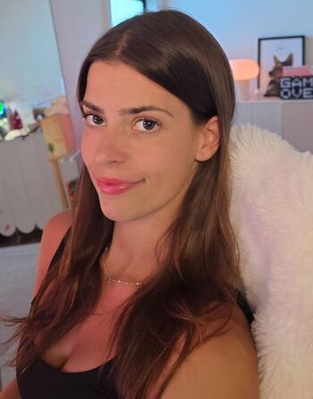 Full leaked Develique page private onlyfans photo