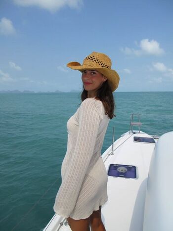 Full leaked Develique page private onlyfans photo