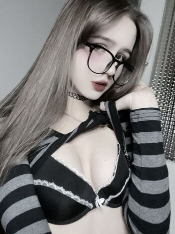 Full leaked Devibtch private onlyfans photo